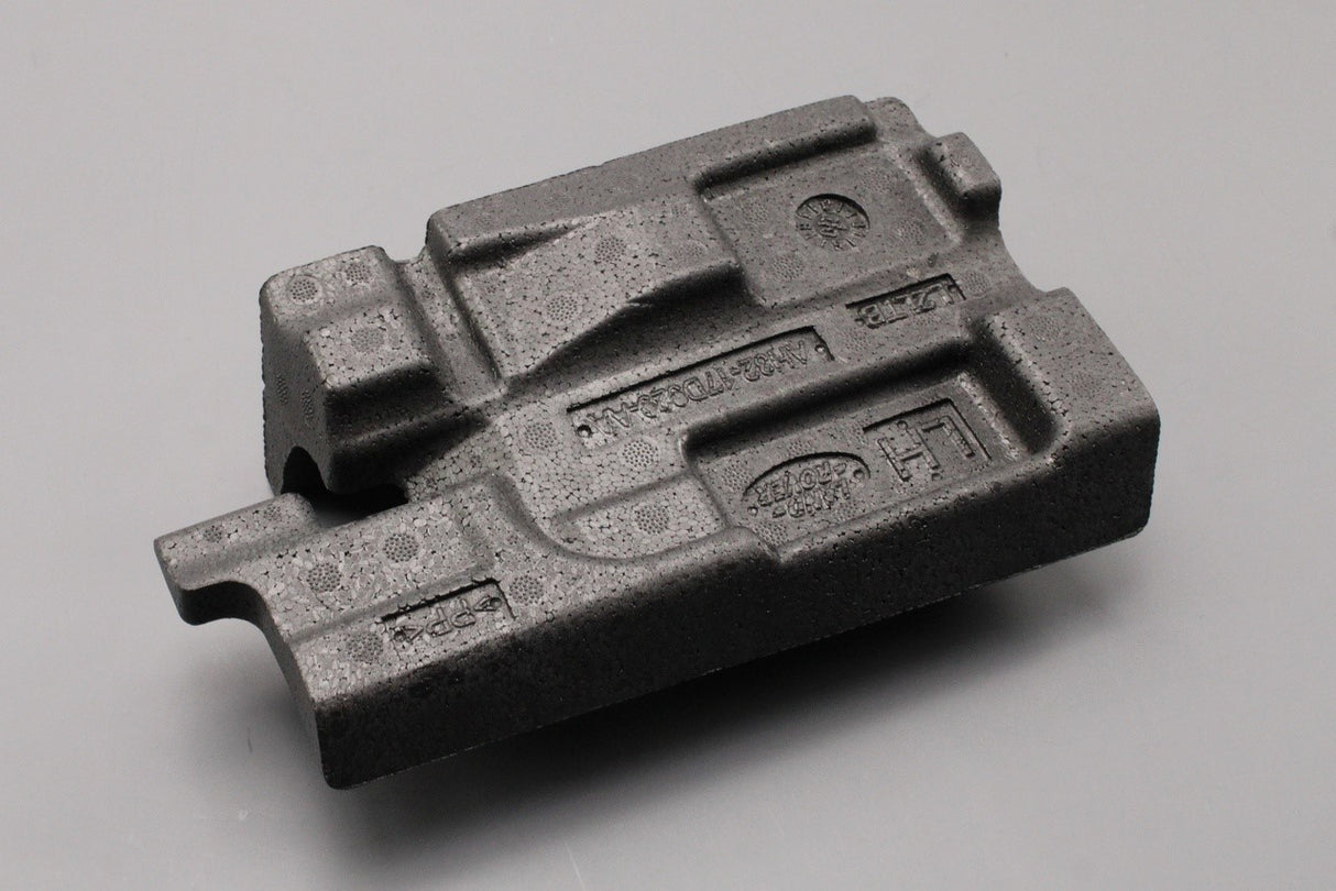 Range Rover Sport 2010-2013 bumper moulding pad (rear left) LR021955