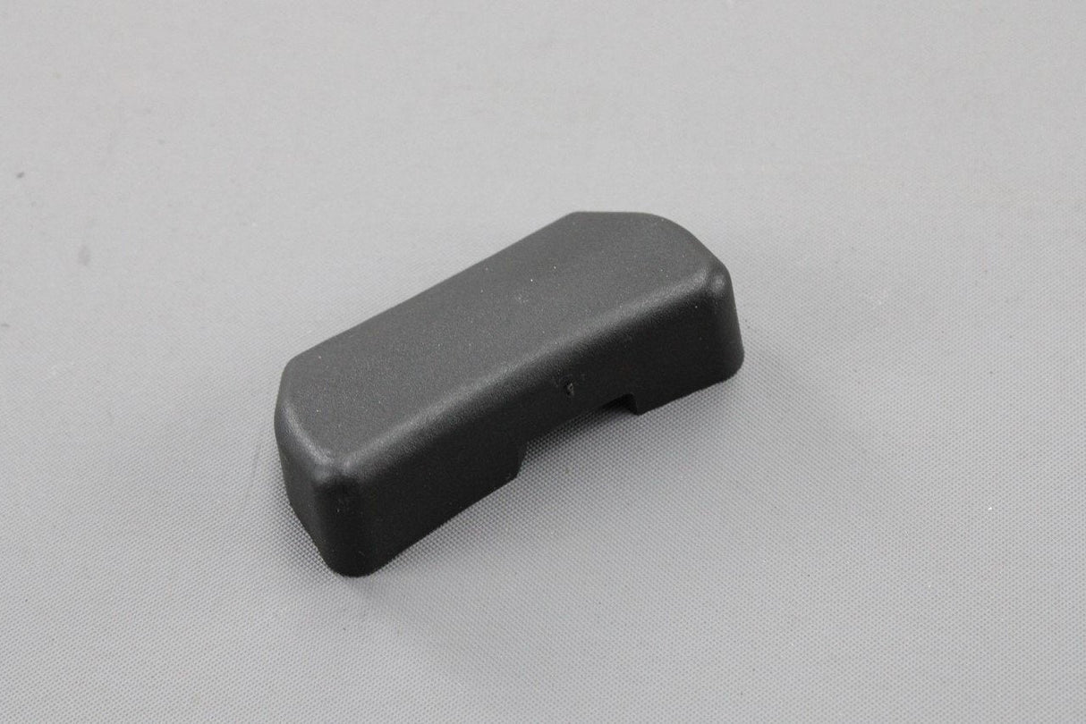 VW Polo AW Audi A1 SEAT seat belt latch clip (rear left) 6F0857653A 9B9