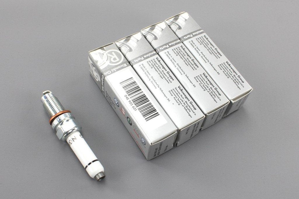 VW Golf Polo Audi A1 A3 Skoda SEAT 1.4 TSI spark plugs (x4) 04E905601