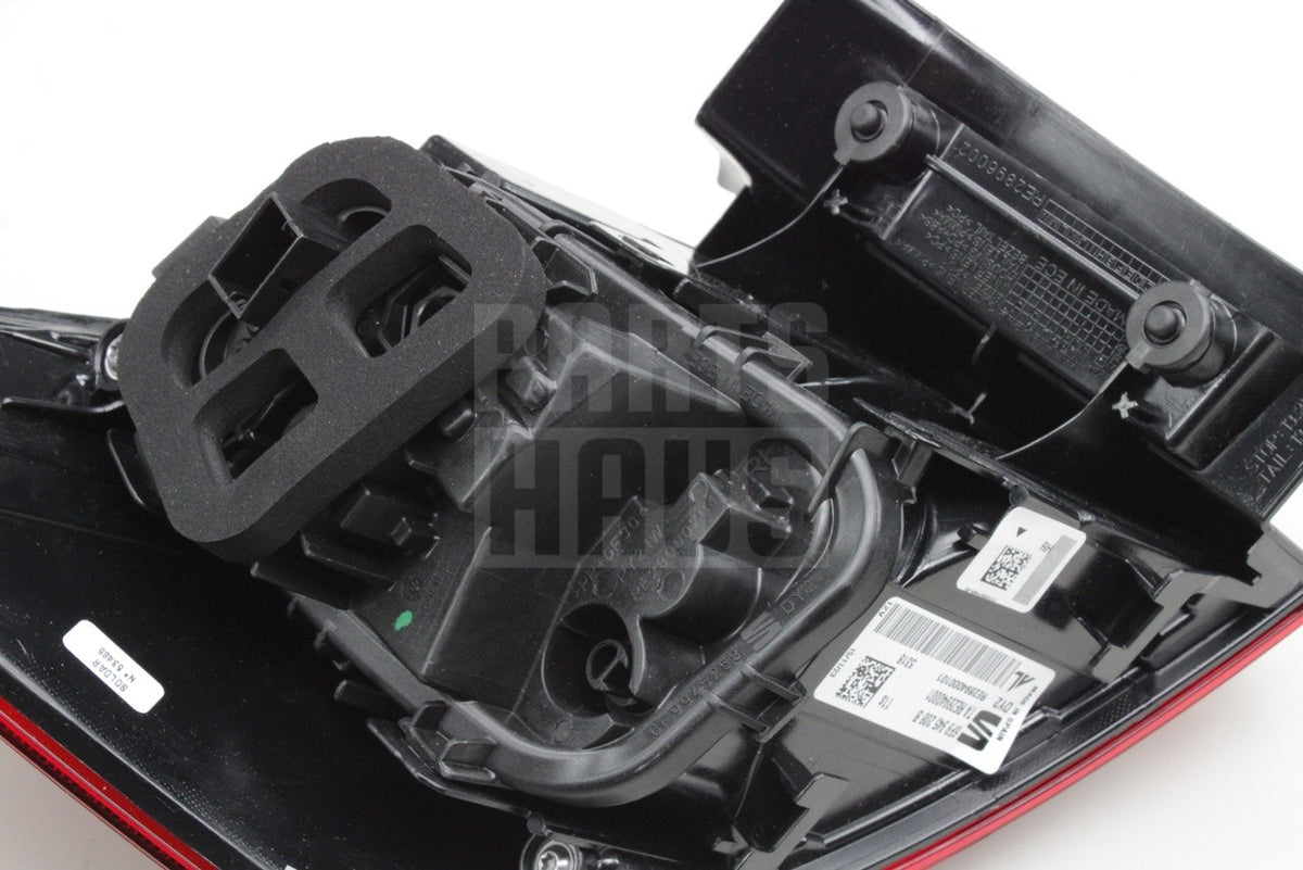 SEAT Arona 18-on LED outer tail light (Right) 6F9945208B