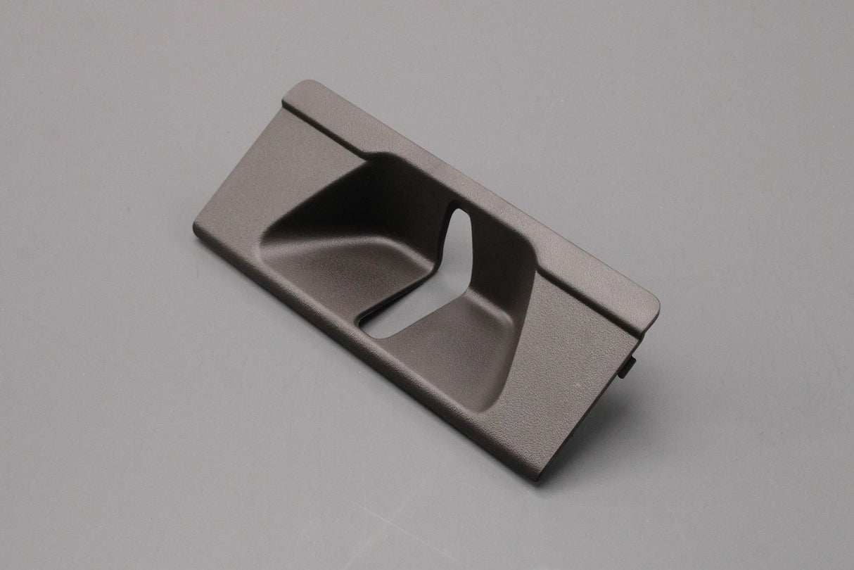 Land Rover Discovery 5 2017-on boot latch cover LR088767