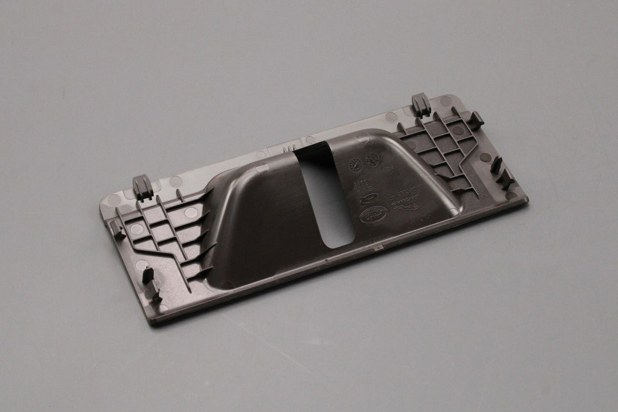 Land Rover Discovery 5 2017-on boot latch cover LR088767