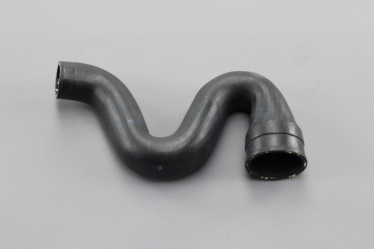 Audi A4 1995-05 1.9 TDI Lower turbo boost pipe 8D0145828L, view 1