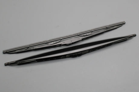 Audi A4 1995-1999 front windscreen wiper blades set 8D1998003