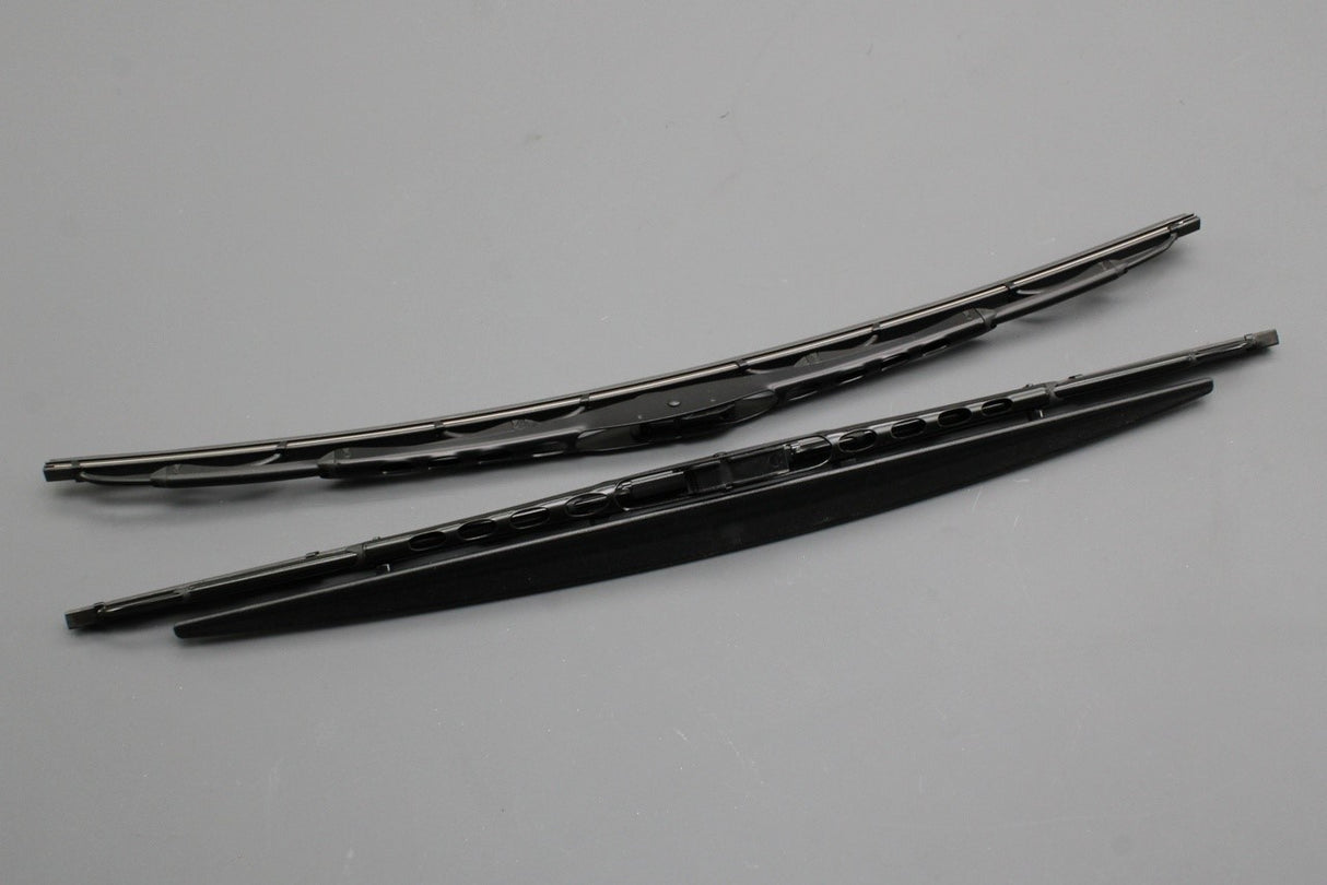 Audi A4 1995-1999 front windscreen wiper blades set 8D1998003