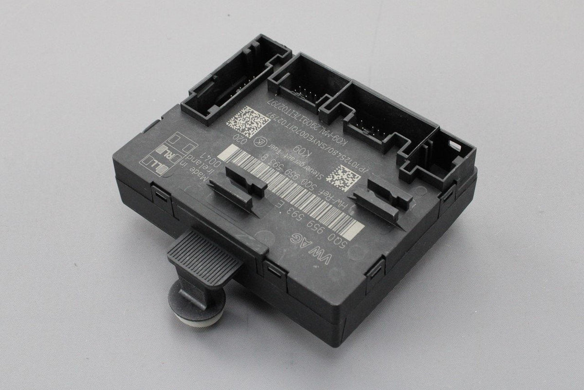 Audi A3 Q2 TT RS3 VW Golf door control module (drivers) 5Q0959593E Z00, view 1