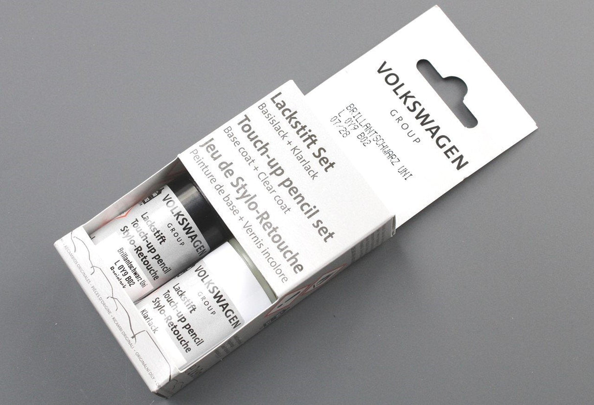 Audi touch up paint pen with clear coat Brilliant Black L0Y9B02