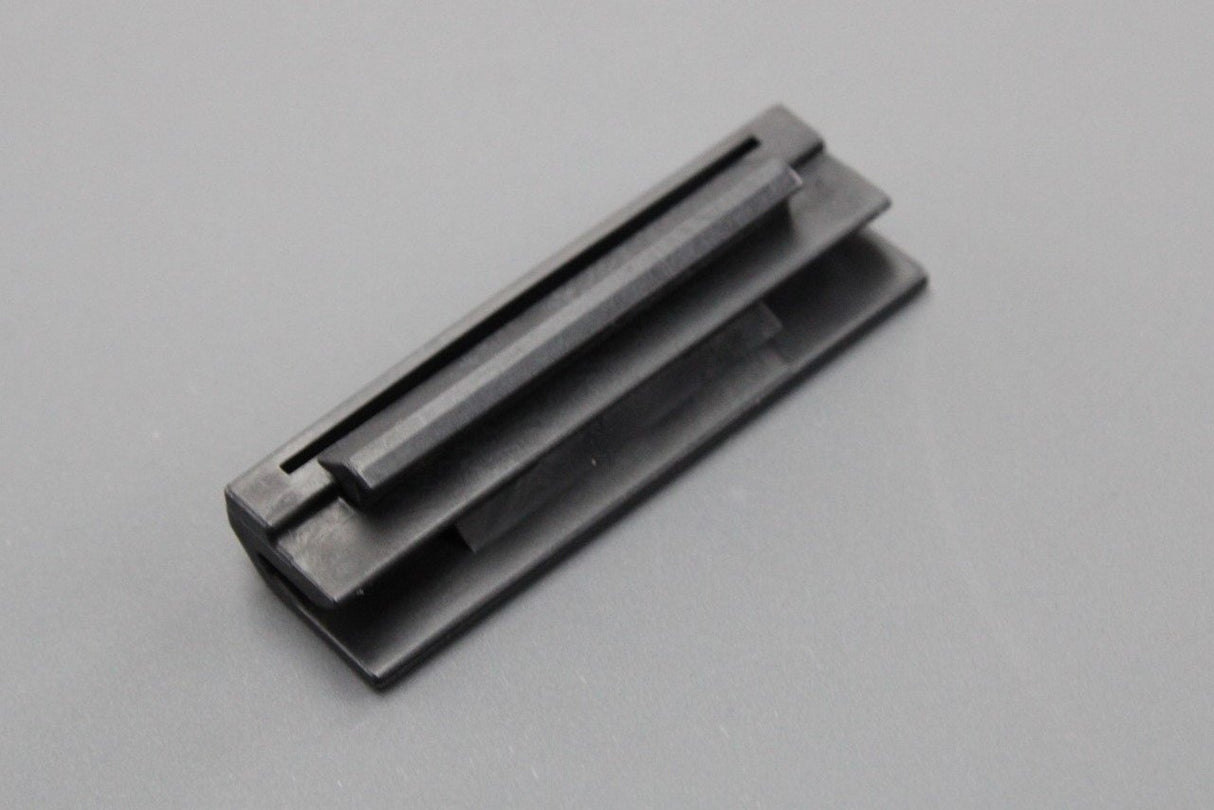 Toyota Lexus windscreen stopper (x2) 56115-30120