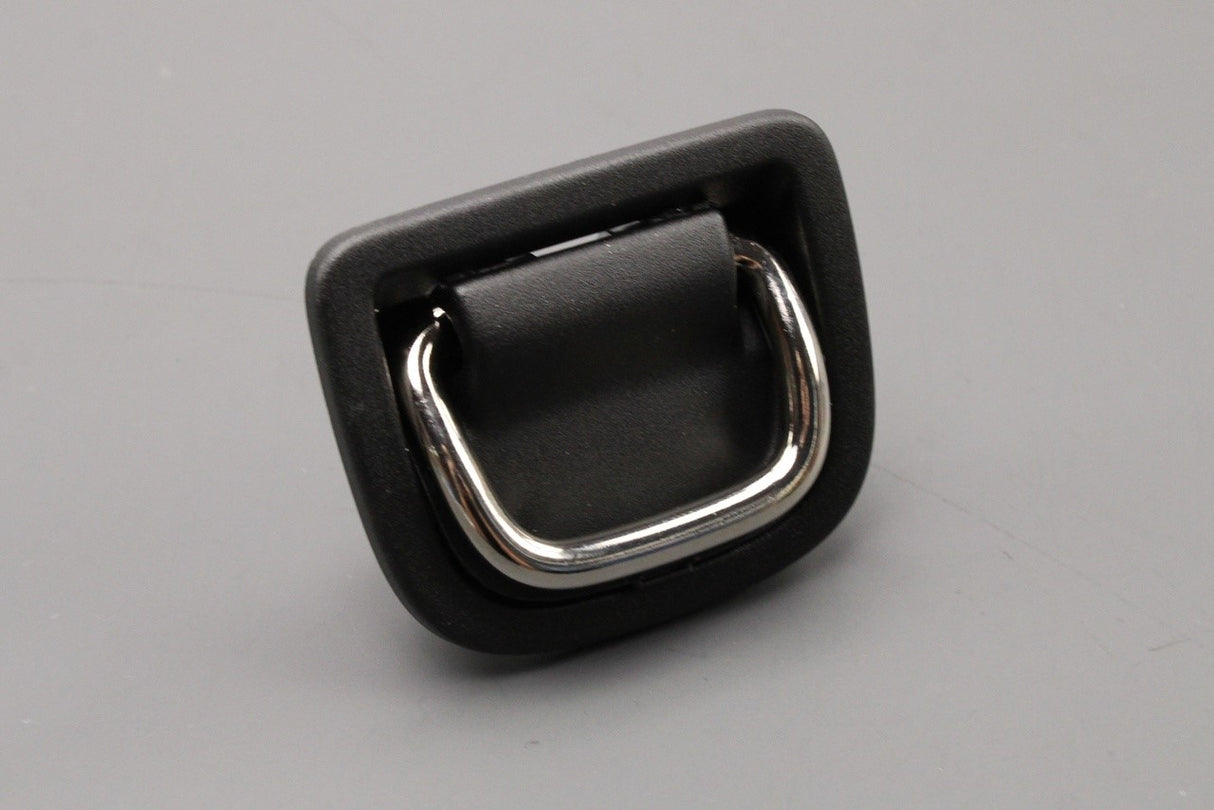 VW Arteon Golf Passat T-Roc Tiguan tie down lashing point 8V0863503C UAZ
