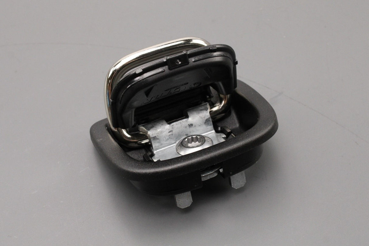 Audi A3 S3 RS3 Q2 Q3 TT TTS TTRS tie down lashing point 8V0863503C UAZ
