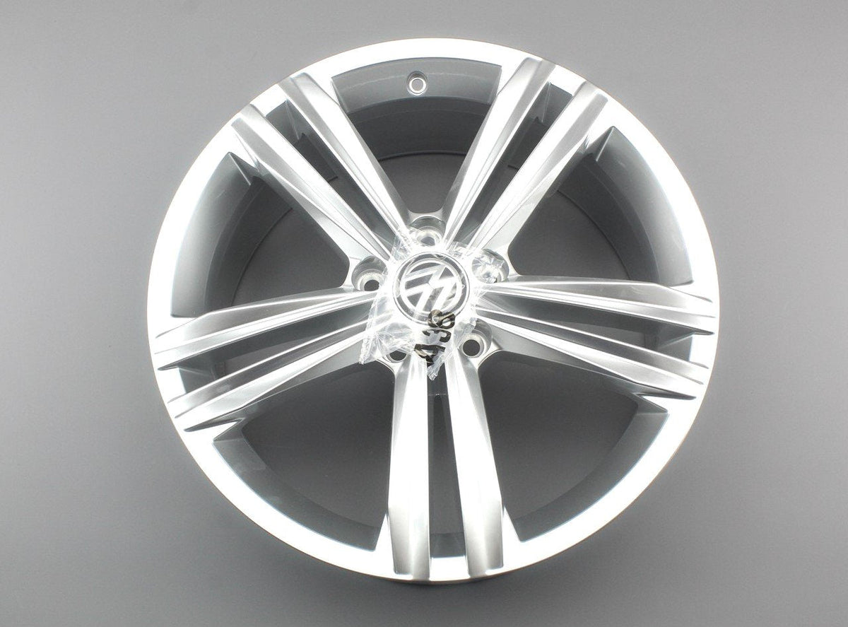VW Tiguan 2016-on 18inch Sebring alloy wheel rim silver 5NA071498 88Z