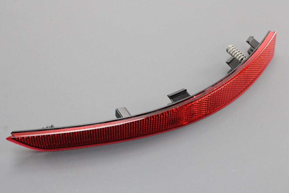 Audi A4 B9 2016-on rear bumper reflector (left) 8W0945105C, view 1