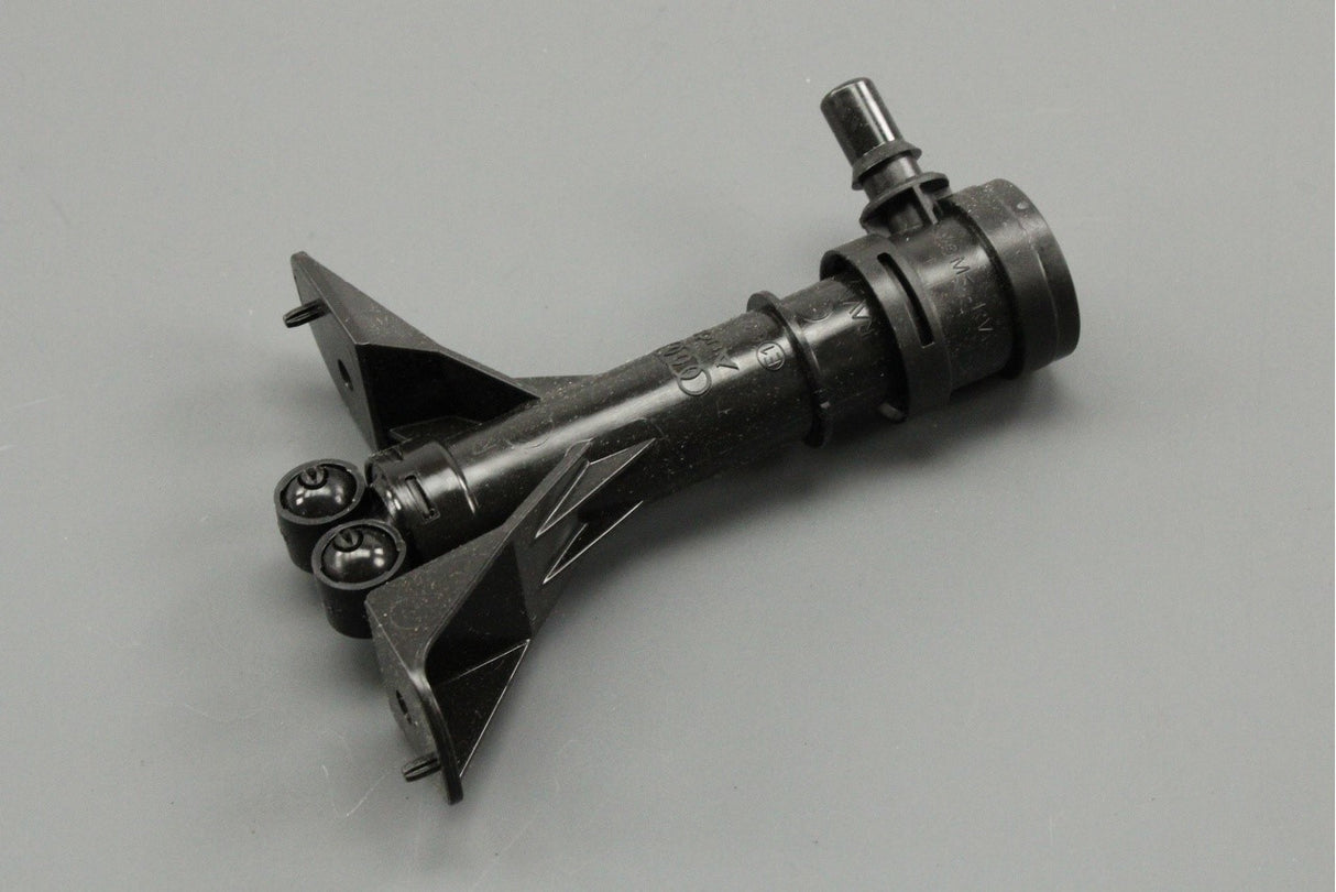 Audi TT 2015-on headlight washer spray nozzle (right) 8S0955102A