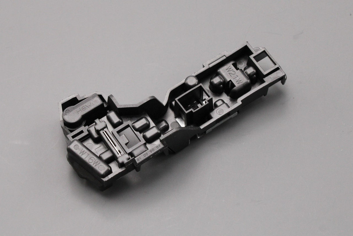 Audi A3 2013-16 3-door rear light bulb holder (left, inner) 8V3945257A