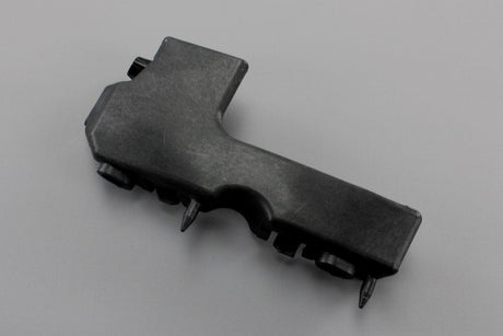 Audi A4 S4 RS4 B7 2005-09 front bumper guide piece (right) 8E0807284E