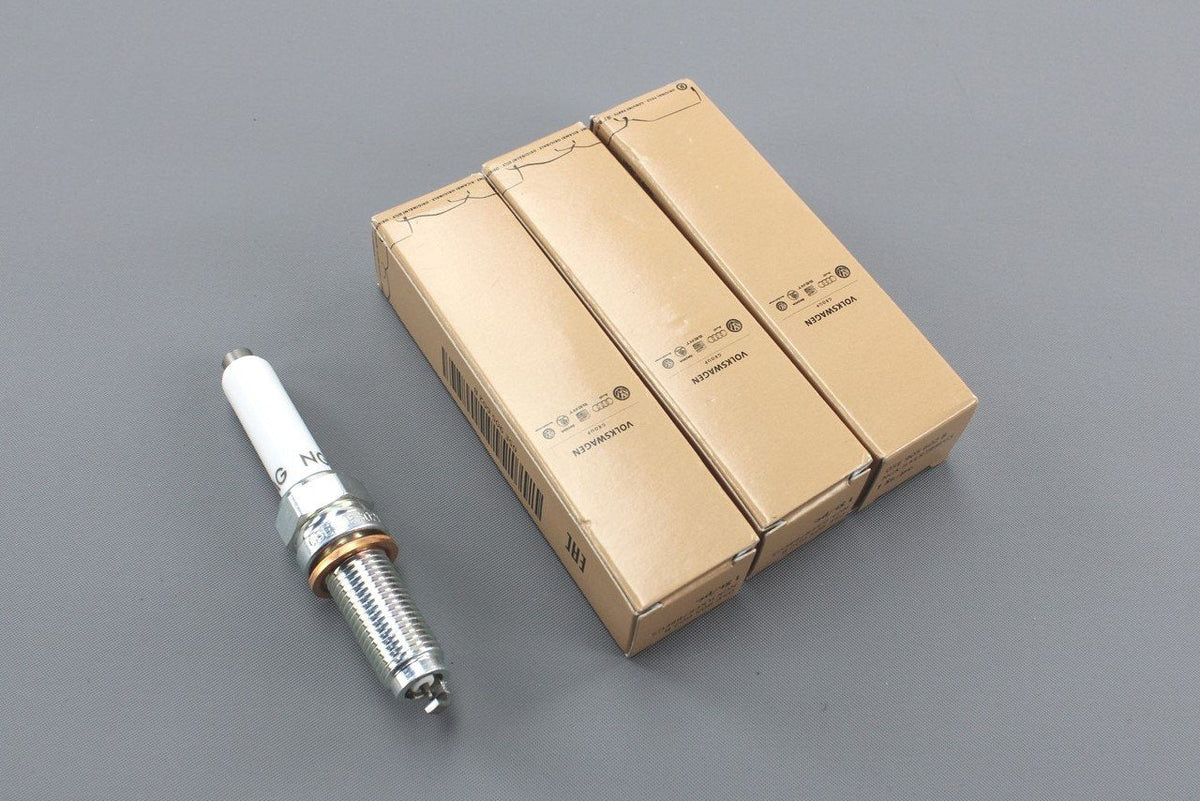 VW Golf MK8 Audi A3 SEAT Leon 1.0 SI spark plugs set (x3) 05E905602B, view 1