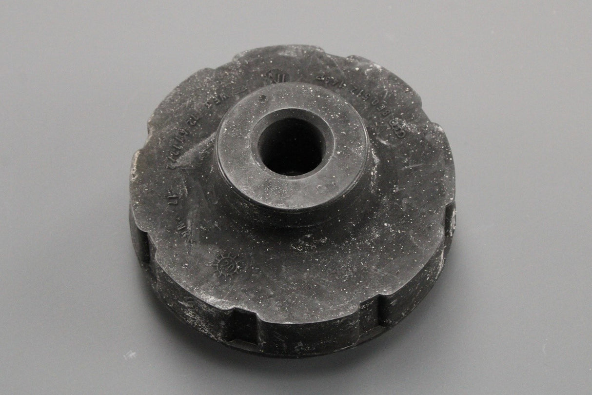 Audi A4 RS4 A6 RS6 rear spring underlay rubber mount 8E0512149P