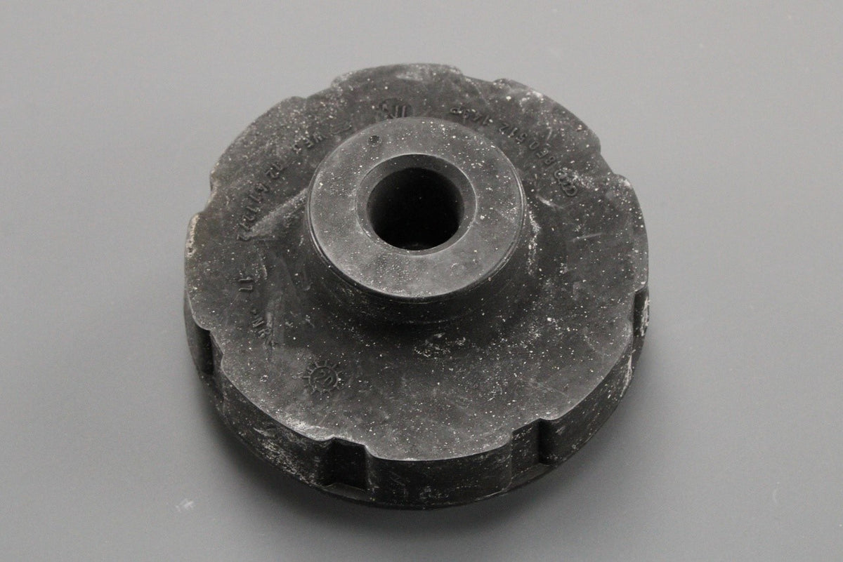 Audi A4 RS4 A6 RS6 rear spring underlay rubber mount 8E0512149P, view 1