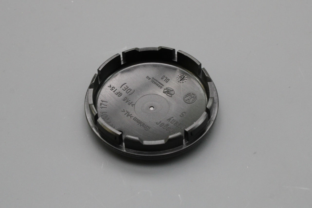 VW Passat Tiguan Tayron 2025-on alloy wheel centre cap x1 571601171 FOD