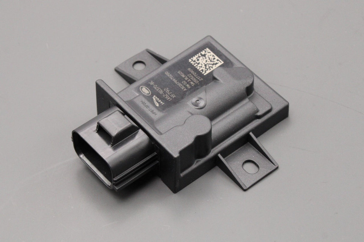 Land Rover Defender 2020-on 3.0 TD fuel pump control module LR173830