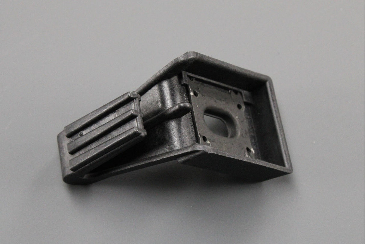 Audi TT TTS TTRS 2007-14 headlight securing bracket 8J0941461