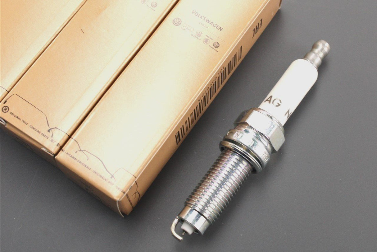 VW Passat CC Skoda Superb 2008-2015 3.6 V6 spark plugs (x6) 101905622A