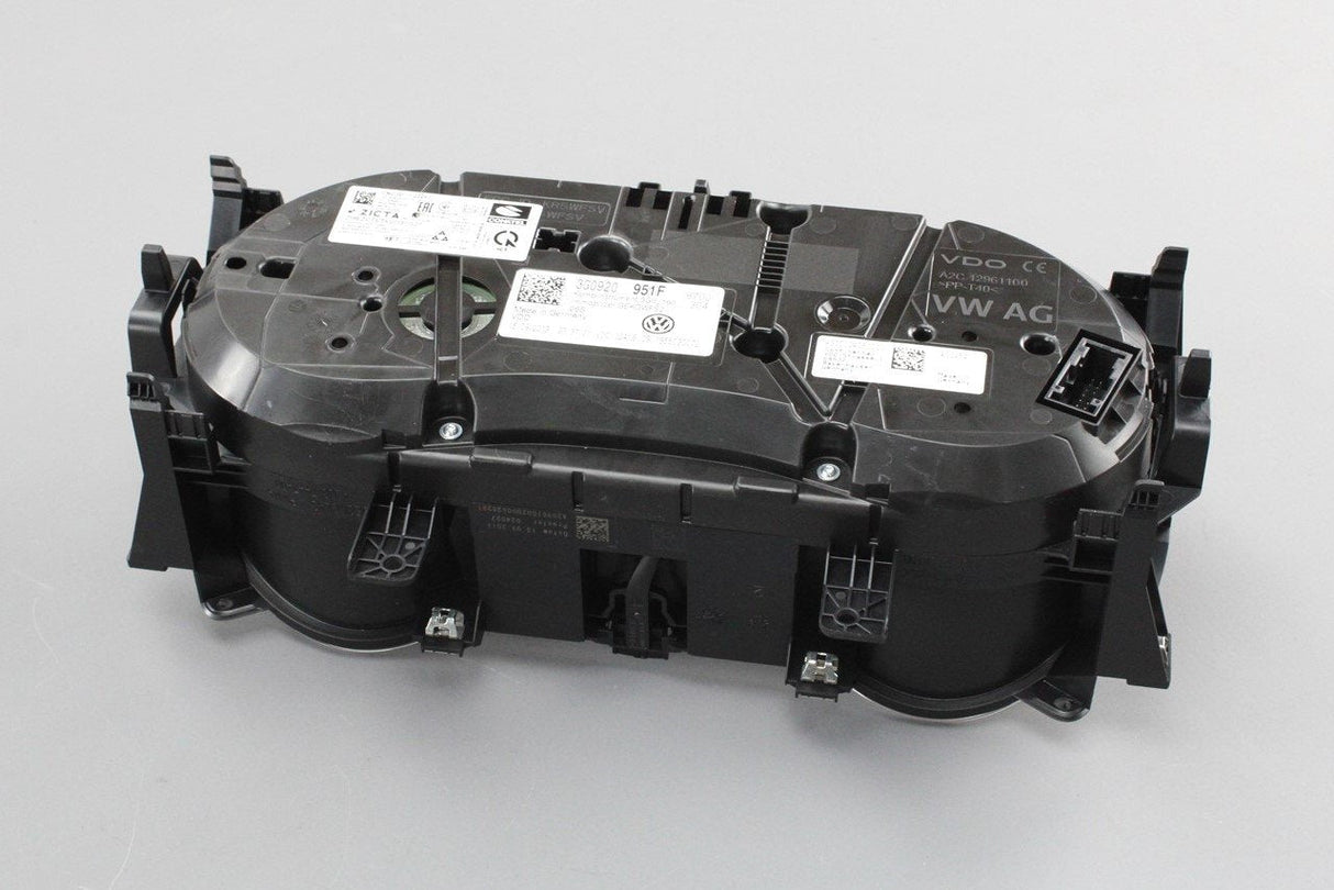 VW Passat B8 2015-2024 dashboard instrument cluster (TDI MPH) 3G0920951F