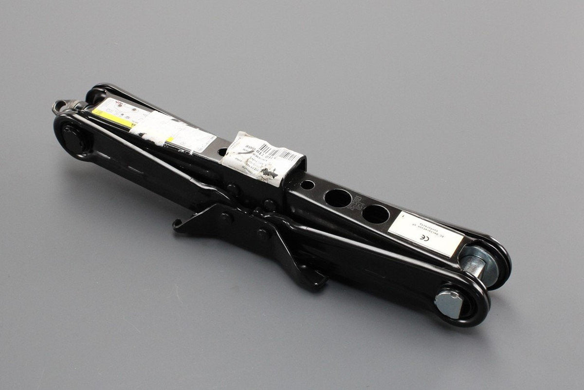 Audi A4 S4 16-on spare wheel tool kit jack with handle 8W0011031C, view 1