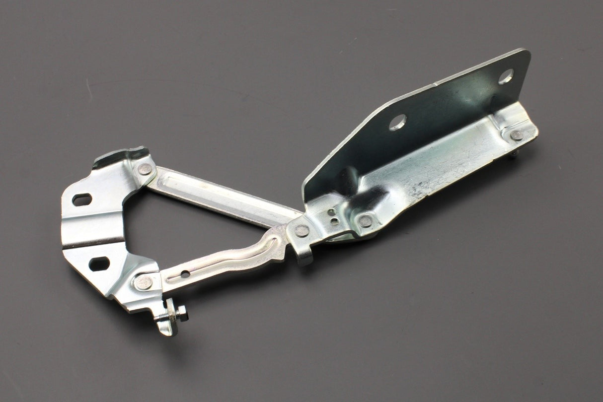 Land Rover Discovery Sport 2015-on bonnet hinge (left) LR075406