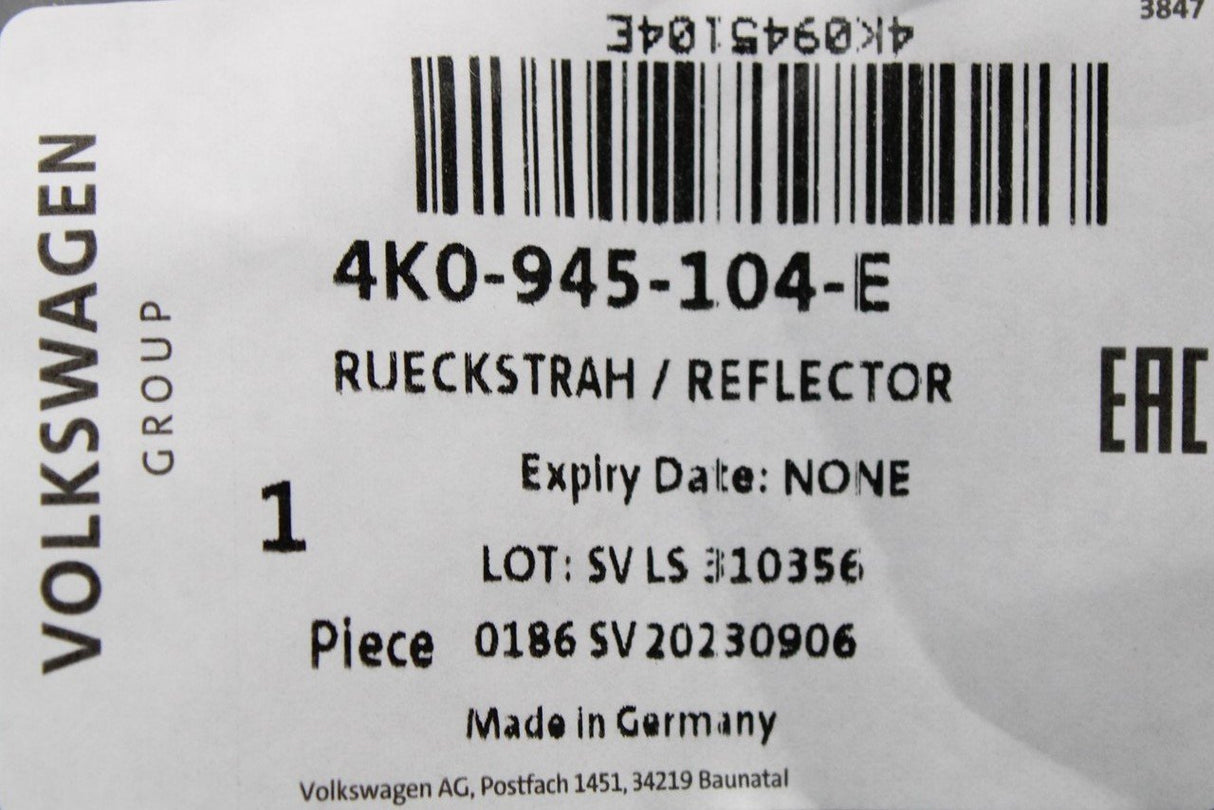Audi A6 2019-on bumper rear reflector lens (right, inner) 4K0945104E