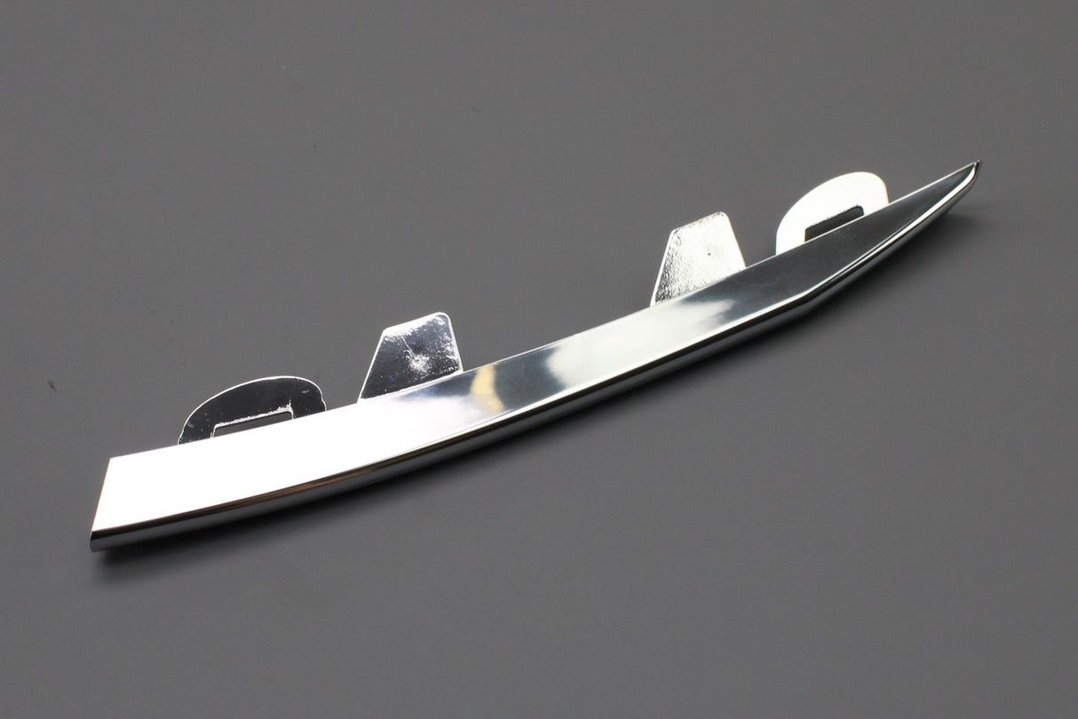 Skoda Superb 2014-2015 front bumper chrome trim (right) 3T0853768A 2ZZ