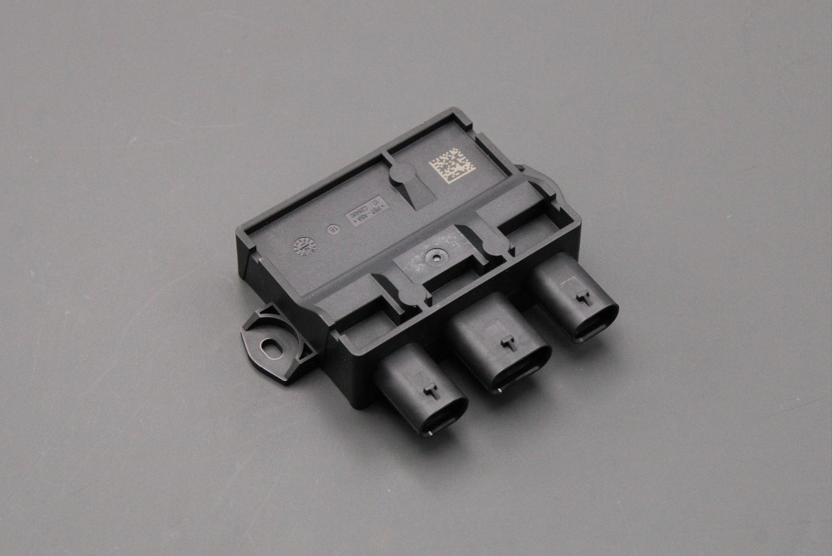 Jaguar I-Pace E-Pace 2017-on boot lid control module (right) T2R62036