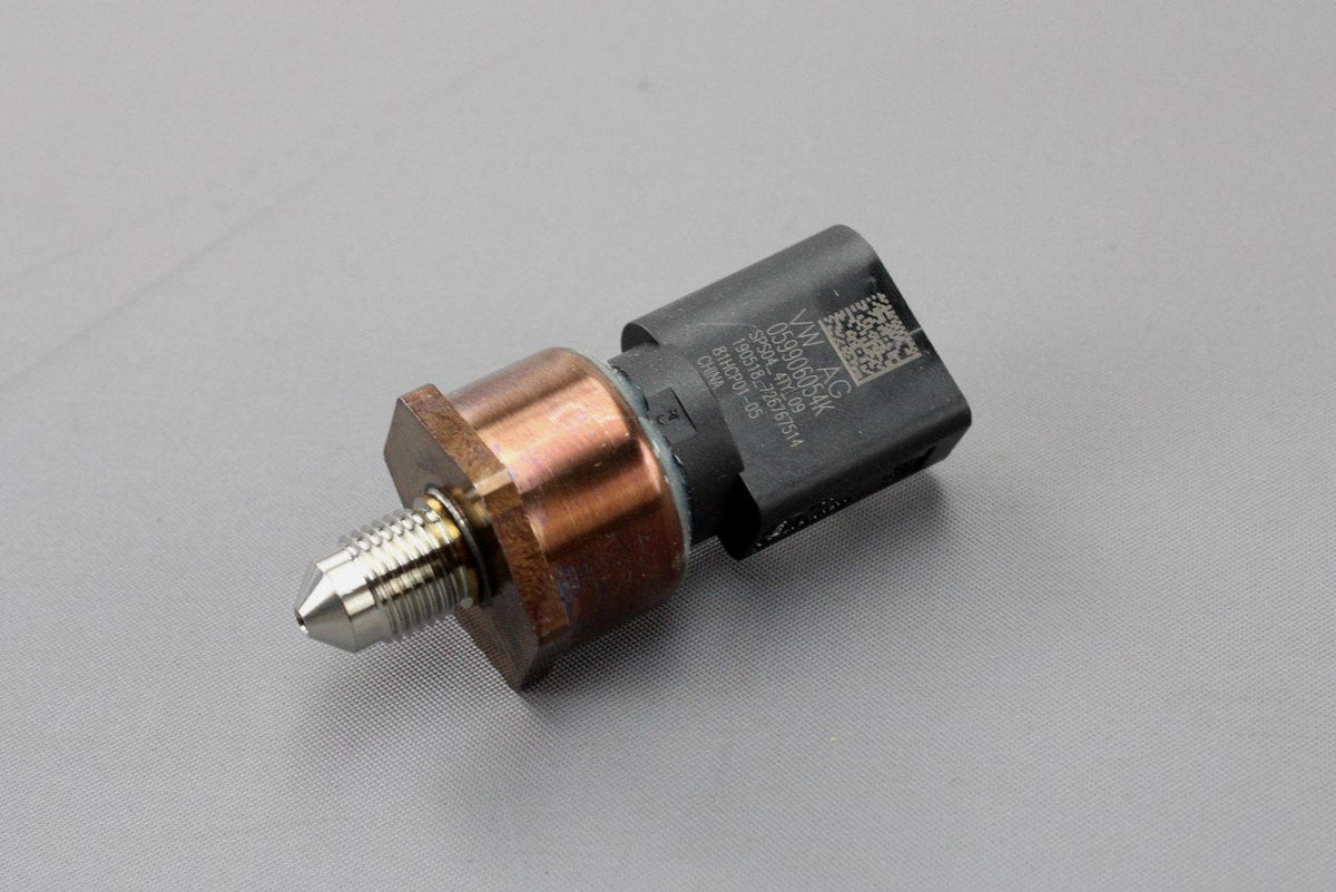 VW Touareg Audi A4 A5 RS4 RS6 Q7 2018-On Fuel pressure sensor 059906054K, view 1