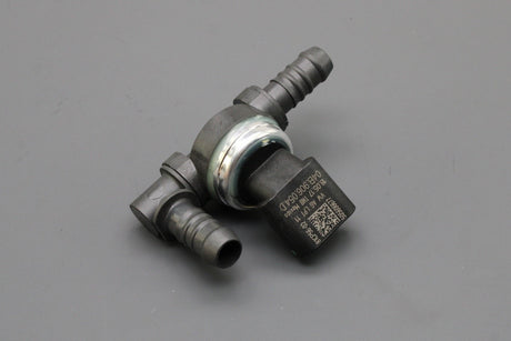 VW Golf MK7 MK7.5 Audi A3 Skoda 2.0 TDI fuel pressure sensor 04B906054D