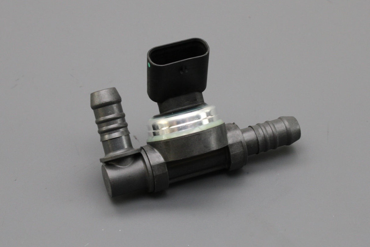 VW Golf MK7 MK7.5 Audi A3 Skoda 2.0 TDI fuel pressure sensor 04B906054D