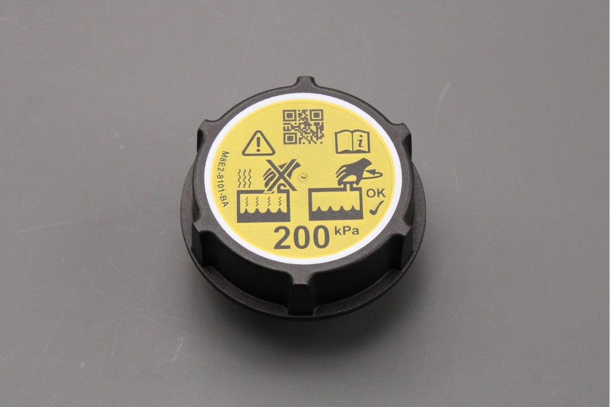 Range Rover 2022-on coolant reservoir cap LR151581, view 1