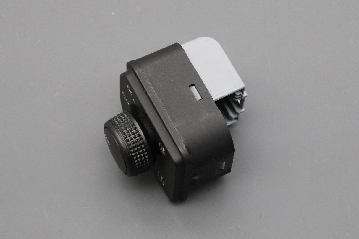 Skoda Karoq Kodiaq Octavia wing mirror adjustment switch 565959565A WHI