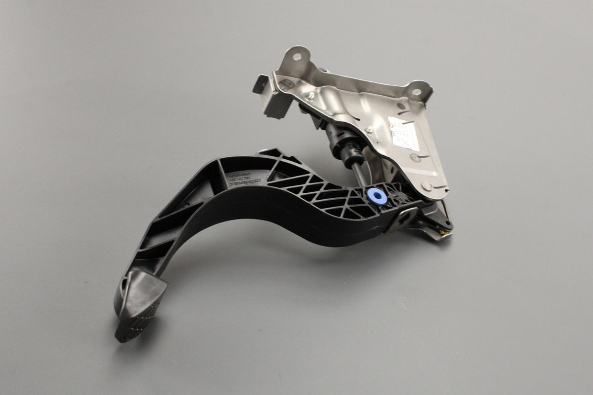 VW Up! Skoda Citigo SEAT Mii 2012-2020 RHD clutch pedal 1S2721059K, view 1