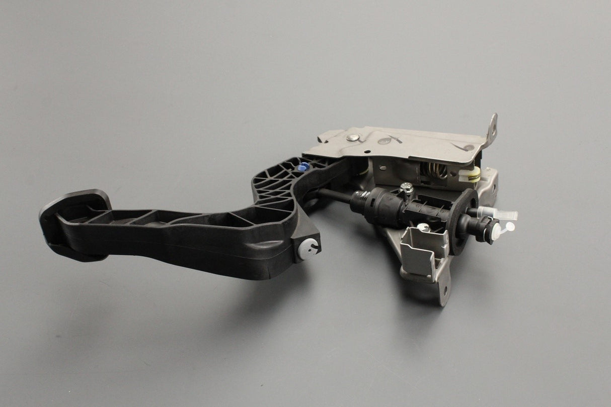 VW Up! Skoda Citigo SEAT Mii 2012-2020 RHD clutch pedal 1S2721059K