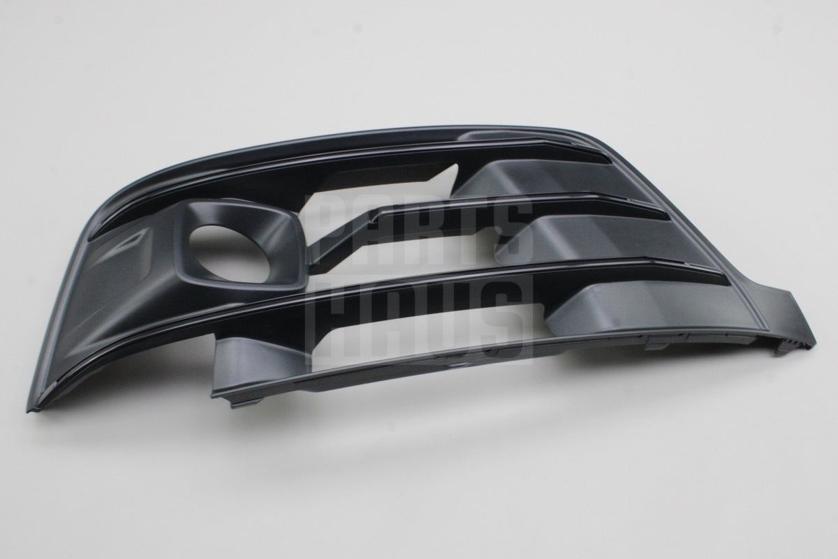 Audi Q7 2016-on front bumper fog light grille (right) 4M0807682E GXE