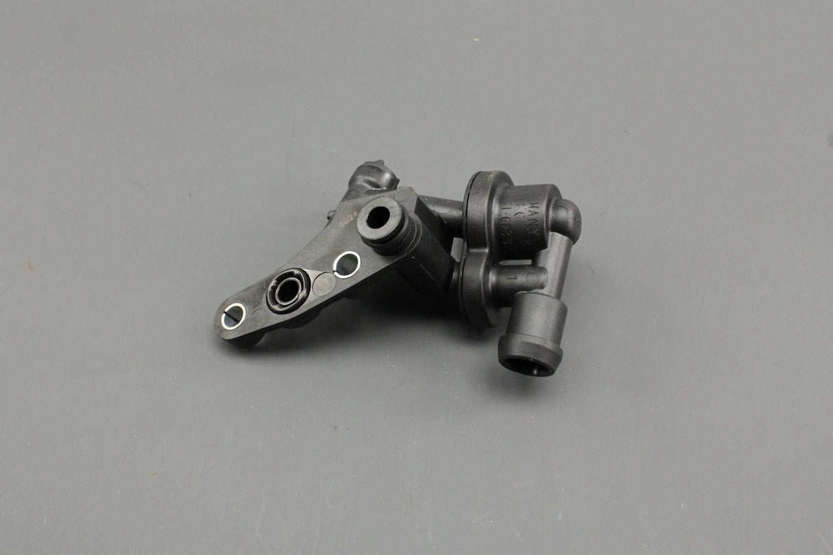 VW Touareg Audi A8 Q7 4.0 TDI coolant breather valve (left) 057121671F