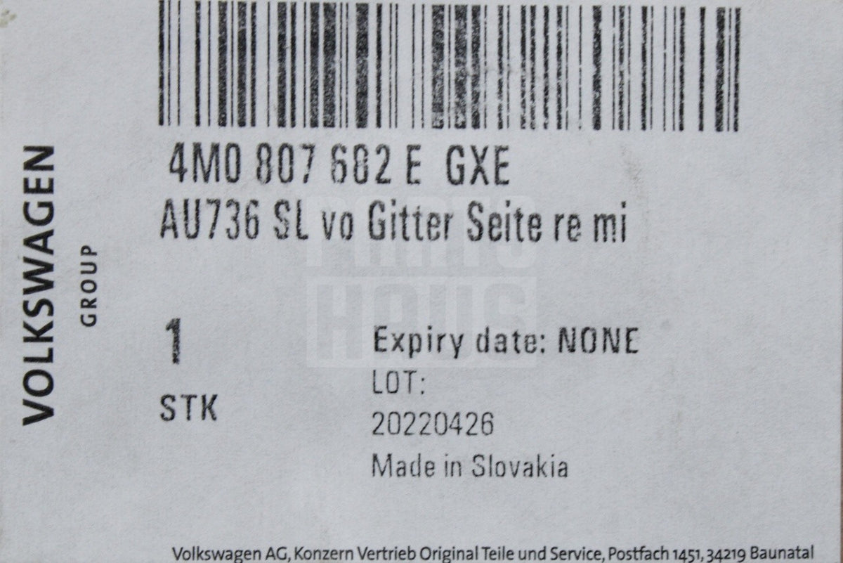 Audi Q7 2016-on front bumper fog light grille (right) 4M0807682E GXE