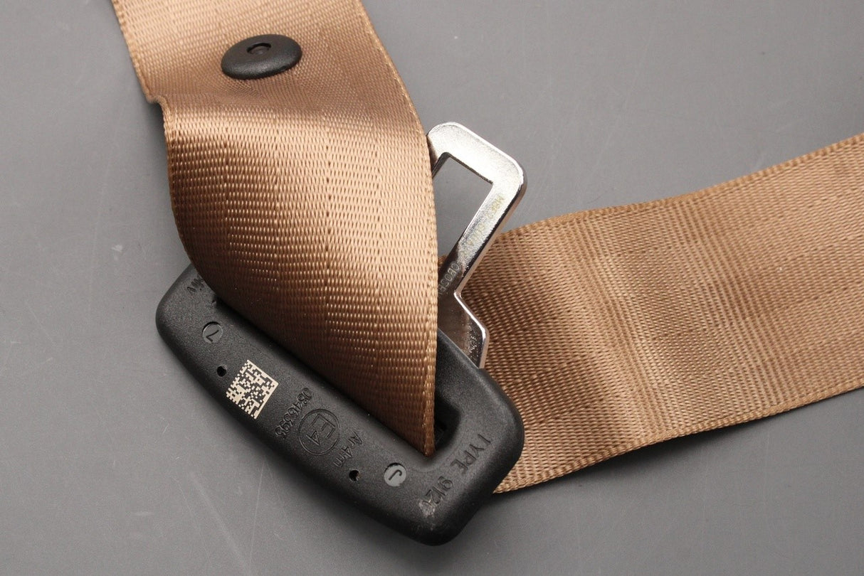 Range Rover L460 2022-on rear seat belt (centre) LR160981