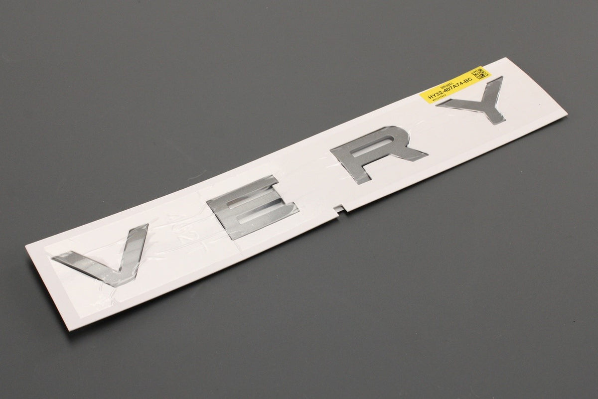 Land Rover Discovery 5 2017-on 'VERY' boot emblem (rear) LR083091, view 1