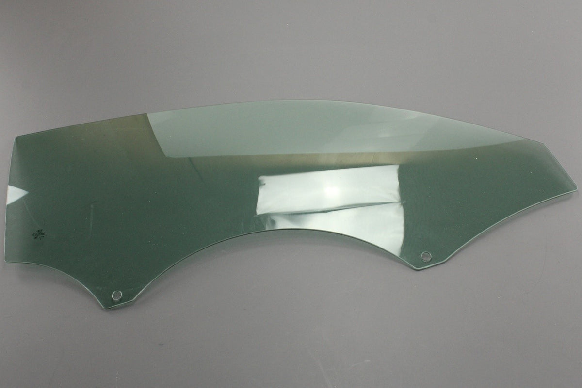 Audi A1 2011-2018 door window glass (front right) 8X3845202, view 1