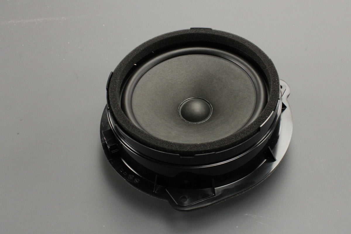 Audi A3 S3 RS3 Q2 2013- SEAT Leon 2017-on rear door speaker 8V4035411C, view 1