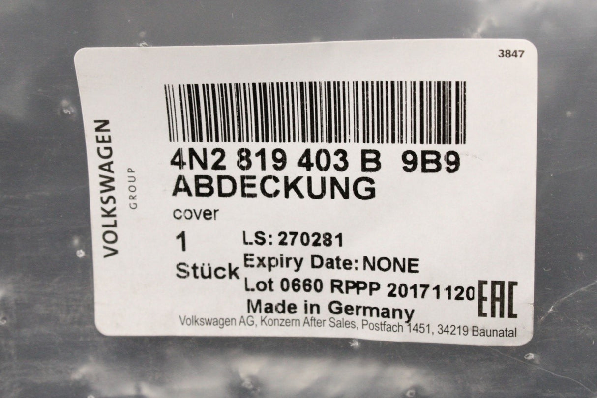 Audi A8 2018-on RHD wiper rain cover scuttle panel 4N2819403B 9B9