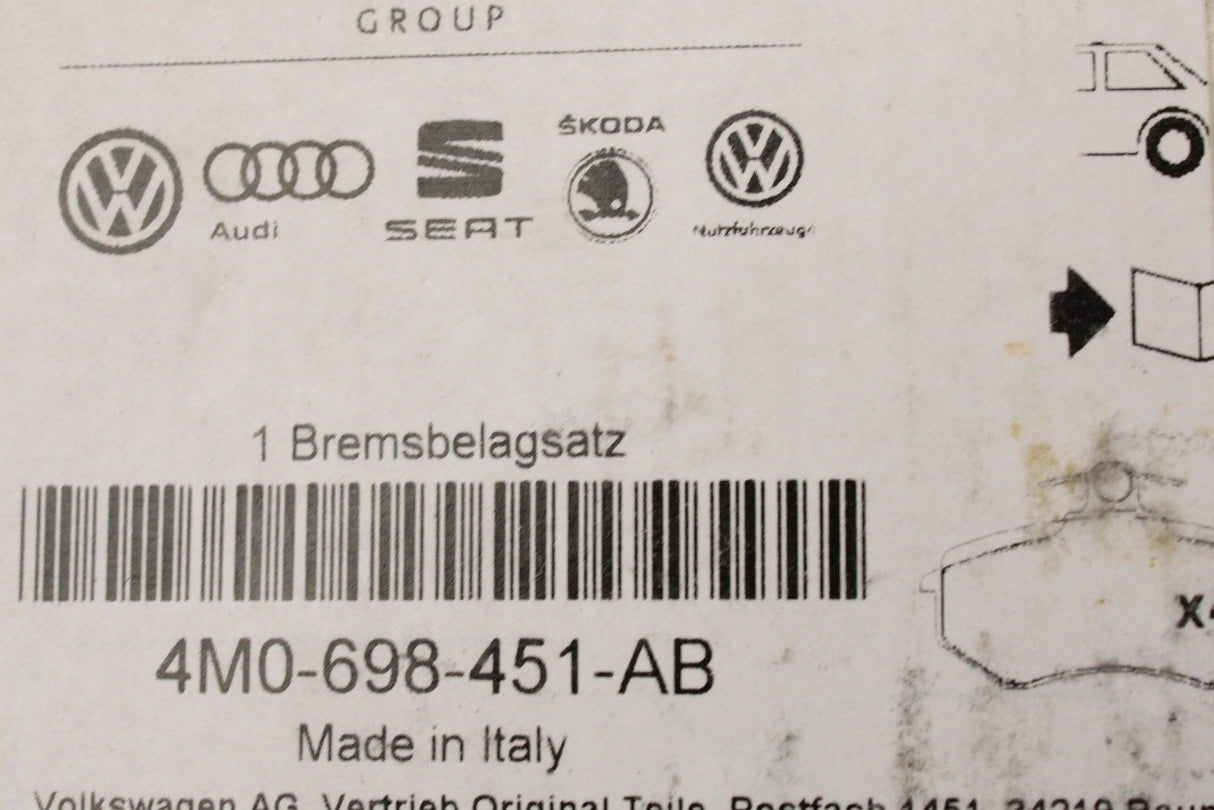 Audi A6 A7 A8 Q7 Q8 rear brake pads set 4M0698451AB