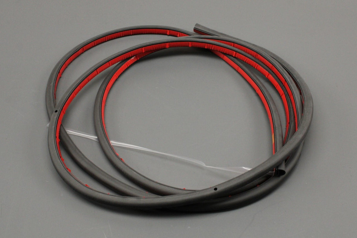Skoda Superb 2015-2024 door seal (front right outer) 3V0837702E 5AP, view 1