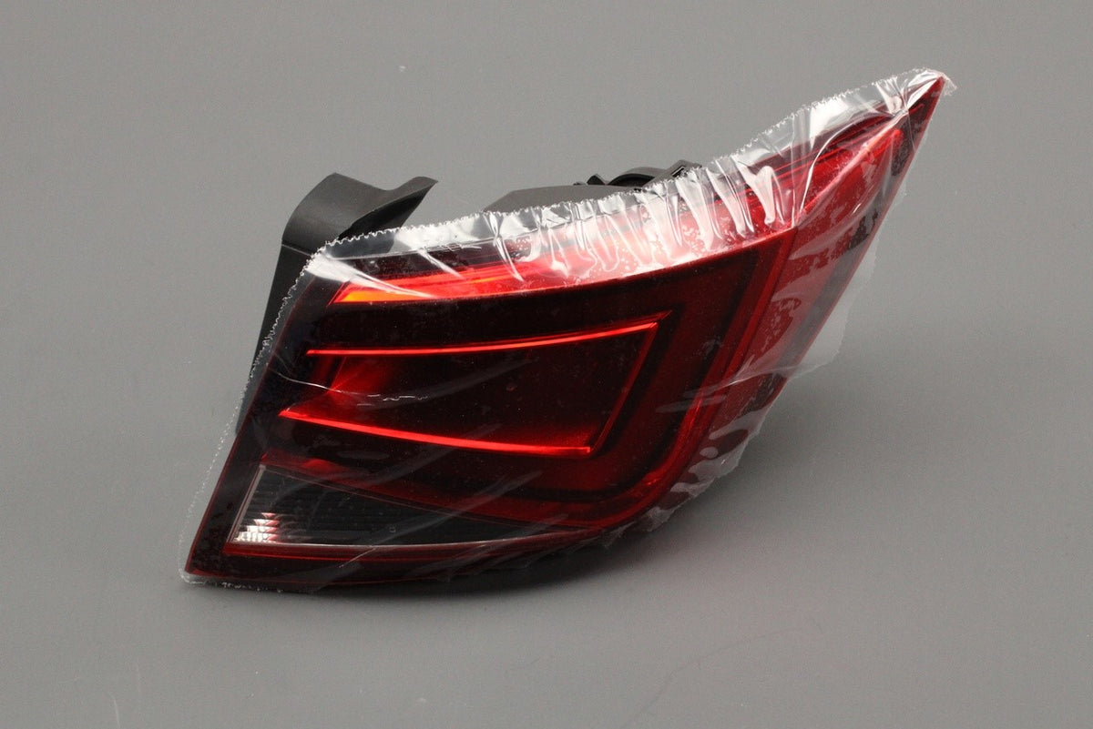 SEAT Leon ST 2013-2016 LED tail light (rear outer right) 5F9945208A, view 1